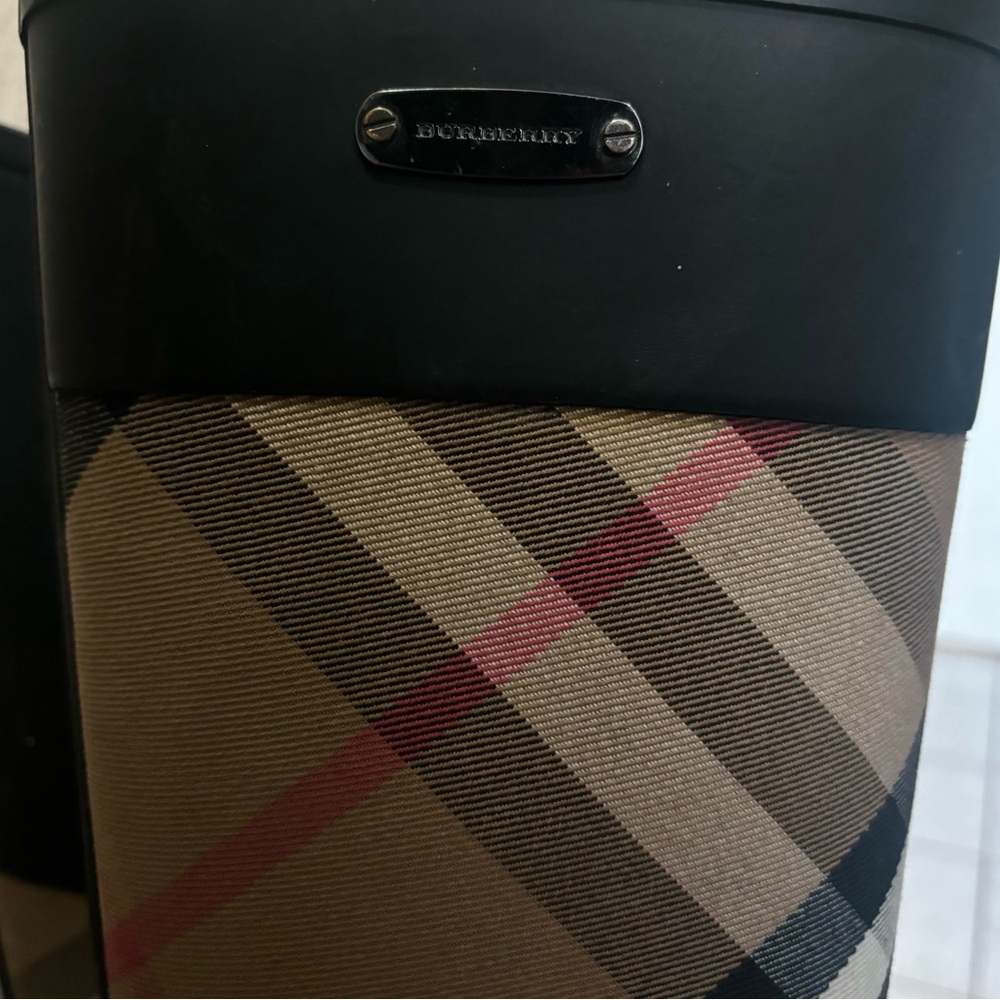Burberry Rainboots - Picture 4 of 4